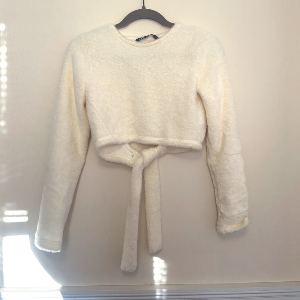 Zara | NWT Faux Fur Cutout Top in Ecru | S